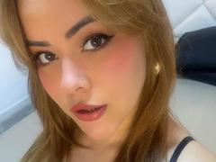 EmilyWattsson - female webcam at xLoveCam