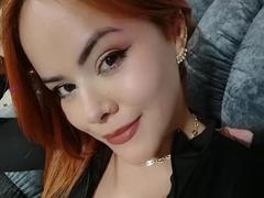 EmilyWattsson - female webcam at xLoveCam
