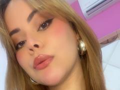 EmilyWattsson - female webcam at xLoveCam