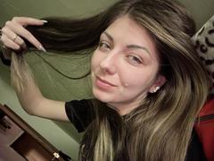 EmilyWilsonsy - female with brown hair and  big tits webcam at xLoveCam