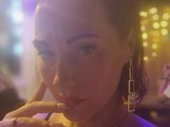 Emilya-hot - female with red hair webcam at xLoveCam