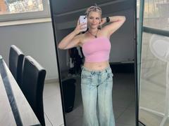 Emilynoir-hot - blond female webcam at xLoveCam