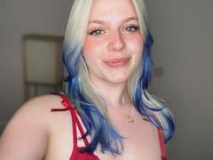 Emilynoir-hot - blond female webcam at xLoveCam