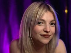 EmmaAlmond - female webcam at xLoveCam