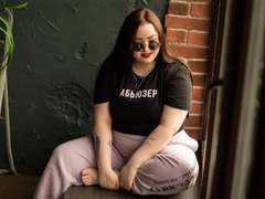 EmaConnor - blond female webcam at LiveJasmin