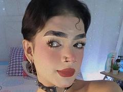 EmmaCullen - shemale with black hair webcam at xLoveCam