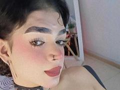 EmmaCullen - shemale with black hair webcam at xLoveCam