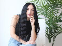 EmmaDrun - female with black hair webcam at xLoveCam