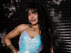 EmmaHillls - female with black hair and  big tits webcam at LiveJasmin