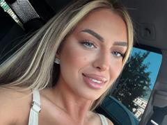 EmmaEmber - blond female webcam at xLoveCam