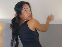 EmmaEstreilla - female with black hair webcam at xLoveCam