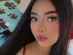 EmmaFox69 from xLoveCam