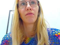 EmmaKriss - blond female webcam at xLoveCam