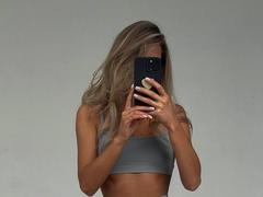 EmmaKriss from xLoveCam