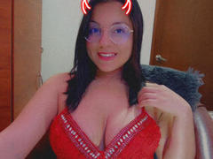 EmmaLuna - female webcam at xLoveCam