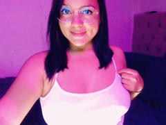 EmmaLuna - female webcam at xLoveCam