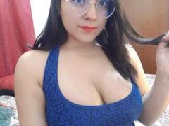 EmmaLuna - female webcam at xLoveCam