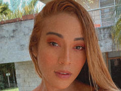 EmmaLym - blond shemale webcam at xLoveCam