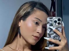 EmmaLym from xLoveCam