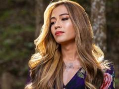 EmmaLym - blond shemale webcam at xLoveCam