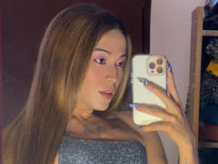 EmmaLym - blond shemale webcam at xLoveCam