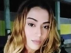 EmmaLym - blond shemale webcam at xLoveCam