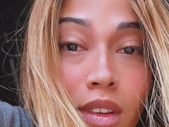 EmmaLym - blond shemale webcam at xLoveCam