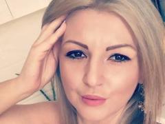 AdelynnX - female with black hair webcam at xLoveCam