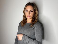 EmmaSlim from xLoveCam