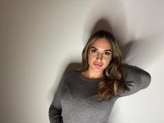 EmmaSlim - blond female webcam at xLoveCam