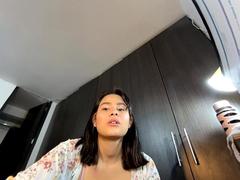 EmmaThomasy - female with brown hair webcam at xLoveCam