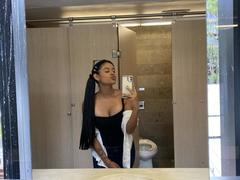 EmmaThomasy - female with brown hair webcam at xLoveCam