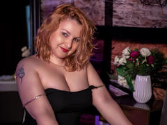 EmmaXPark - blond female with  big tits webcam at ImLive