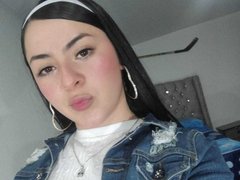 EmmieX - female with black hair webcam at xLoveCam