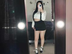 EmmieX - female with black hair webcam at xLoveCam