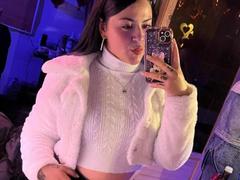EmmieX - female with black hair webcam at xLoveCam