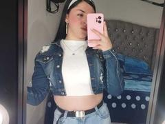 EmmieX - female with black hair webcam at xLoveCam