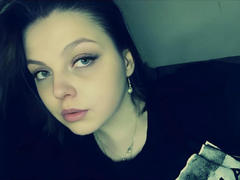 EmmyKatze-hot from xLoveCam