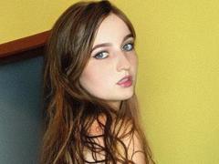 EmmyRay - female with brown hair webcam at xLoveCam