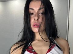 EmmyWarm - female webcam at xLoveCam