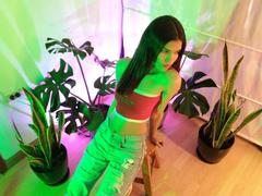 EmyCarther - female with brown hair webcam at xLoveCam