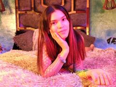 EmyCarther - female with brown hair webcam at xLoveCam