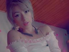 EmyliRosse - blond female webcam at xLoveCam