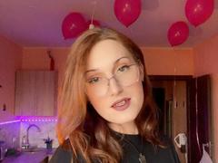 EnioMoreni - shemale with brown hair and  big tits webcam at xLoveCam