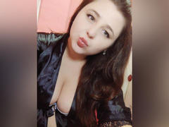 EricaLaLovely - female with brown hair and  small tits webcam at xLoveCam