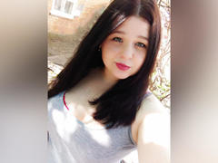 EricaLaLovely - female with brown hair and  small tits webcam at xLoveCam