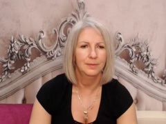 EricaMature - blond female webcam at ImLive