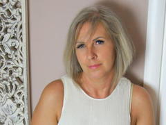 EricaMature - blond female webcam at ImLive