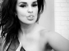 EricaSuperb - female with brown hair and  big tits webcam at LiveJasmin