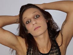 Erika9251 - female webcam at xLoveCam